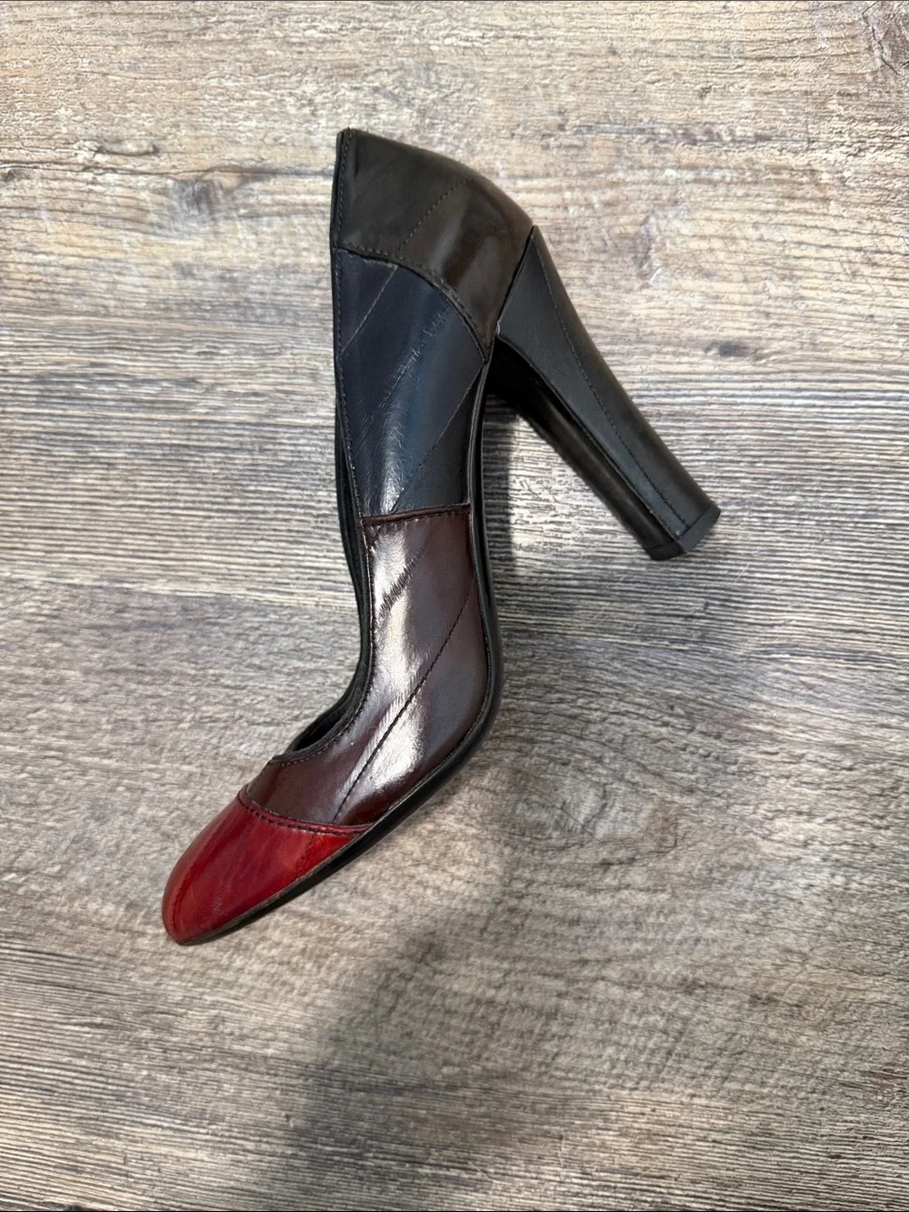 Burberry Burgundy and Black Leather Colorblock Pumps - Picture 9 of 9